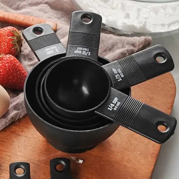 Pyrex Resting Black Measuring Cups - Picture 2 of 13